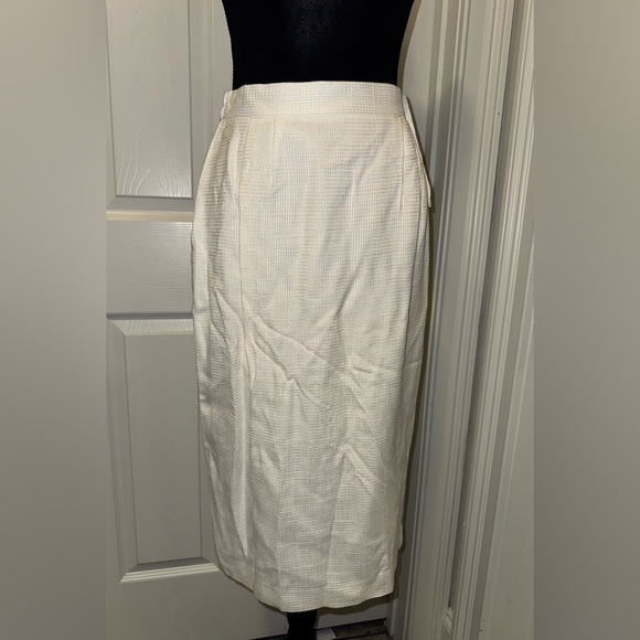 NWT Elegant Cream Blazer with Button Details - Picture 10 of 13